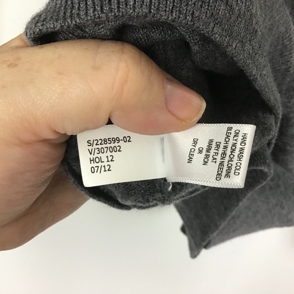 Banana Republic Merino Wool Gray Sweater - Picture 5 of 5